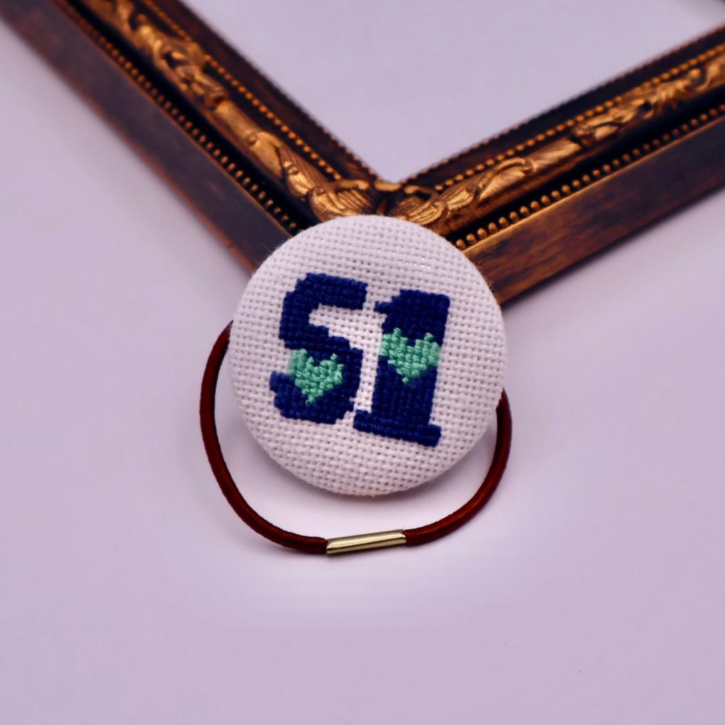 【番号オーダー可能】埼玉西武ライオンズ風カラー　くるみボタンのヘアゴム　クロスステッチ刺繍 | 2枚目